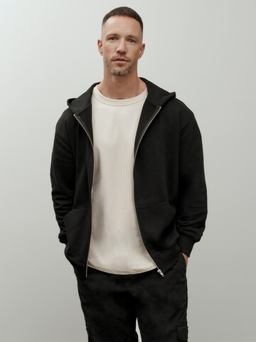 Veste de survêtement 'Essential' DAN FOX APPAREL en noir : devant