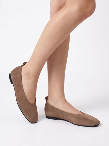 Flarelle Ballerina 'Morina' in Beige