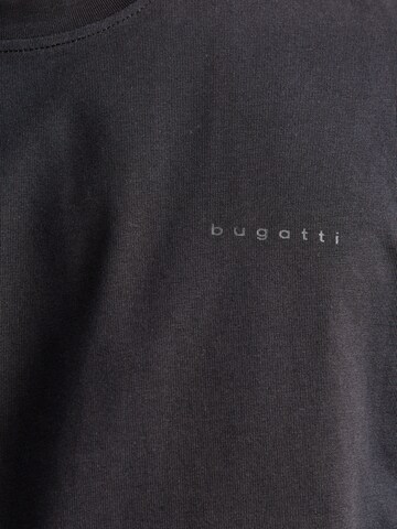 Tricou de la bugatti pe negru