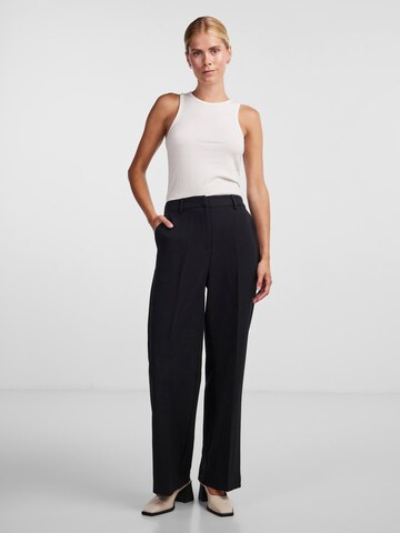 Wide leg Pantaloni cu dungă 'Likka' de la Y.A.S pe negru