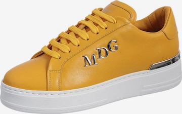 Baskets basses MARCO DAN en jaune : devant