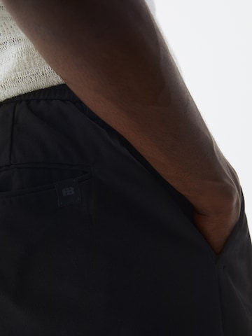 Loosefit Pantaloni di Pull&Bear in nero