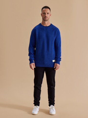 DAN FOX APPAREL Sweter 'Tamino' w kolorze niebieski