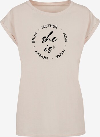 Merchcode T-Shirt 'Mothers Day - She is' in Weiß: predná strana
