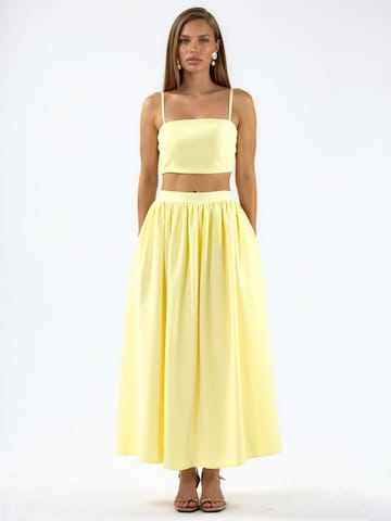 Tailleur di Hiccup in giallo: frontale