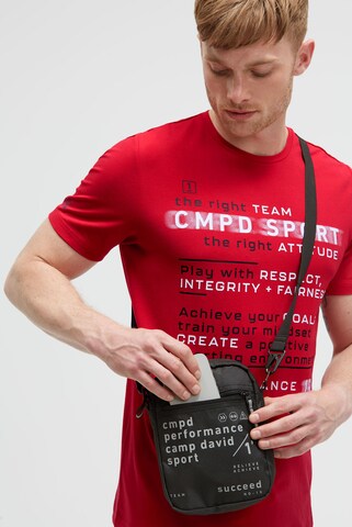 CAMP DAVID Umhängetasche in Schwarz: Vorderseite