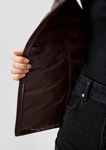 QS Vest in Brown: side