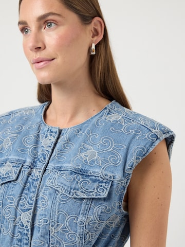 Vestă 'YASKARI' de la YAS pe albastru