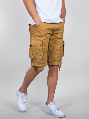 ALPHA INDUSTRIES Regular Shorts 'Jet' in Grün