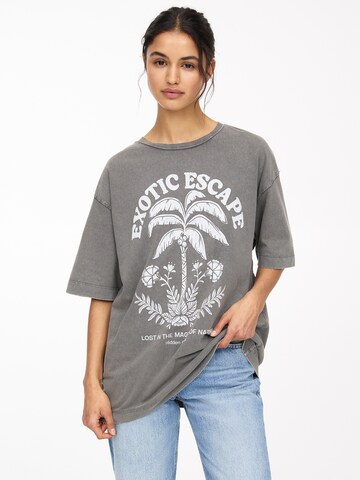 Pull&Bear Shirt in Grey: front