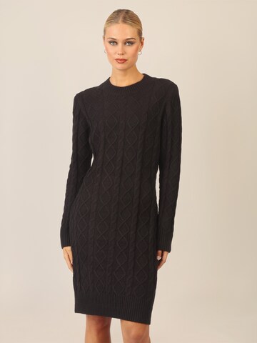APART Knitted dress in Black: front