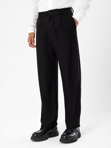 Antioch Loose fit Pleat-front trousers in Black