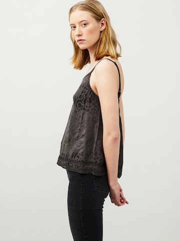 Odd Molly Overdel i grå