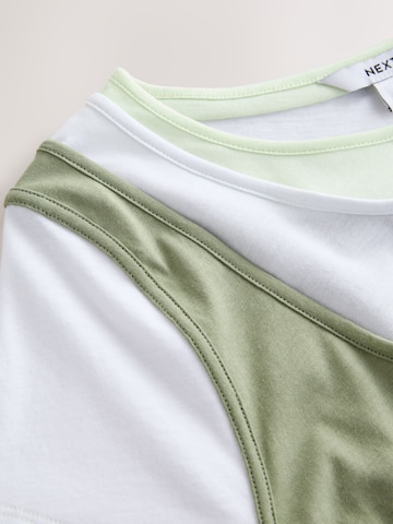 Tricou de la Next pe verde