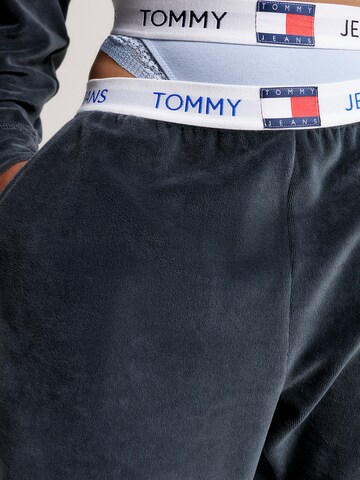 Tommy Jeans Tapered Broek 'Heritage' in Grijs