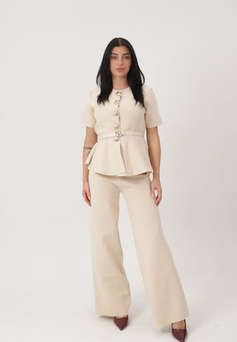 Elara Set in Beige: Vorderseite