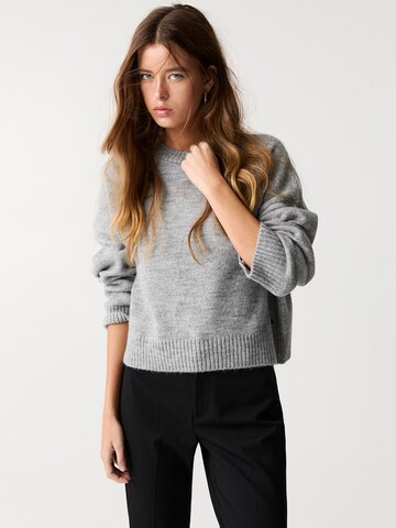 Pull-over Pull&Bear en gris : devant