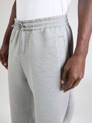 Loosefit Pantalon WEEKDAY en gris