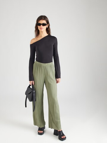 VILA Loose fit Pants in Green