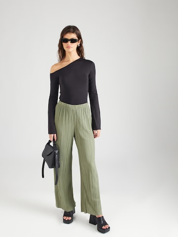 VILA Loose fit Pants in Green