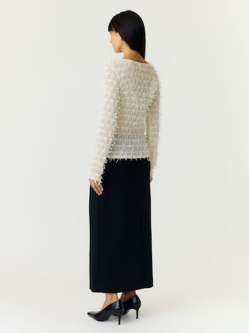 Top 'COMEA' di YAS in beige