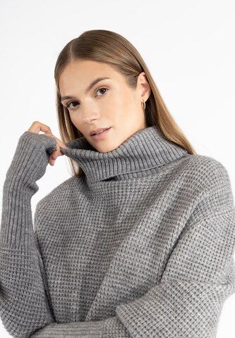 RISA - Pullover em cinzento