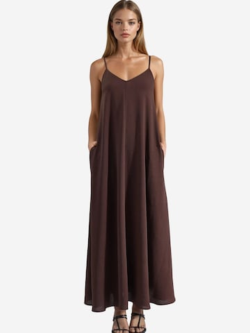 Hiccup - Vestido em castanho: frente