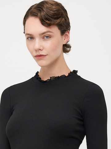 Only Tall Футболка 'ONLLESLIE' в Черный