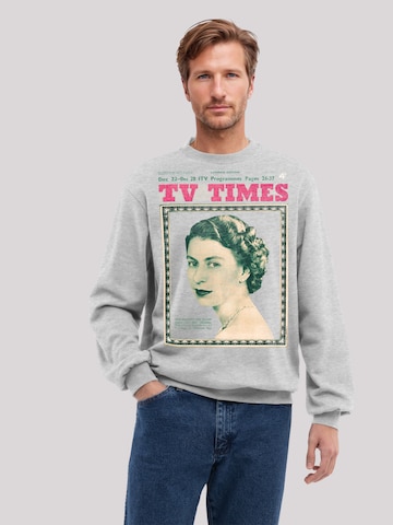 F4NT4STIC Sweatshirt 'TV Times Queen Elizabeth II 1957 Cover' in Grijs: voorkant