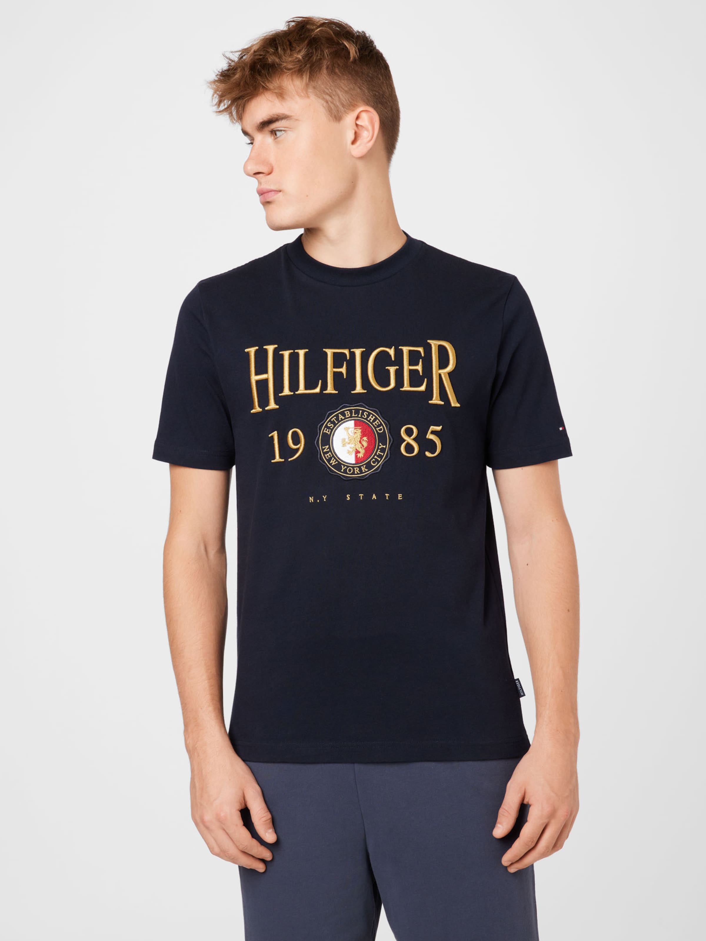 Männer Shirts TOMMY HILFIGER T-Shirt in Ultramarinblau - VQ17809