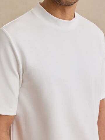 DAN FOX APPAREL Μπλουζάκι σε λευκό