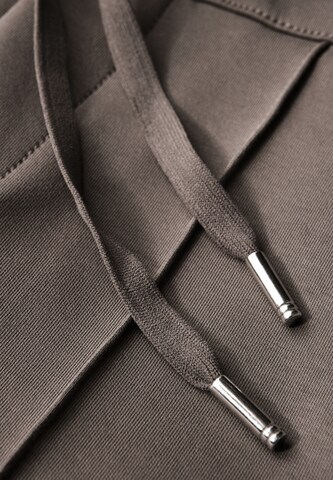 STREET ONE Tapered Hose in Braun