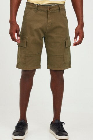 INDICODE JEANS - Regular Calças cargo 'Brom' em verde: frente