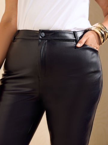 Friends Like These Regular Broek in Zwart