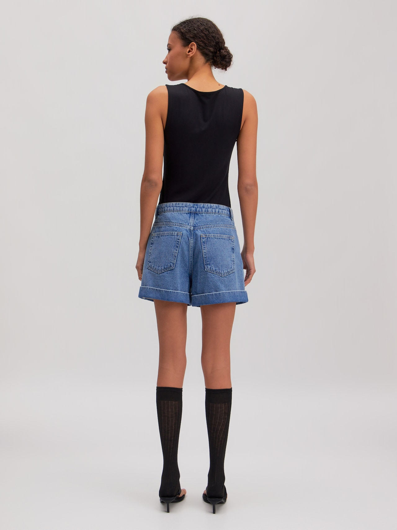 EDITED Novedades Body camiseta 'Polina' negro