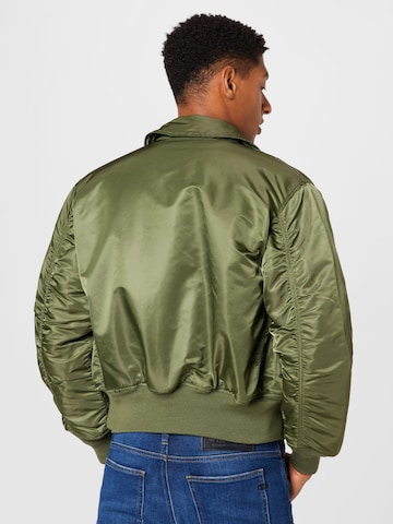 ALPHA INDUSTRIES - Ajuste regular Chaqueta de entretiempo 'CWU 45' en verde