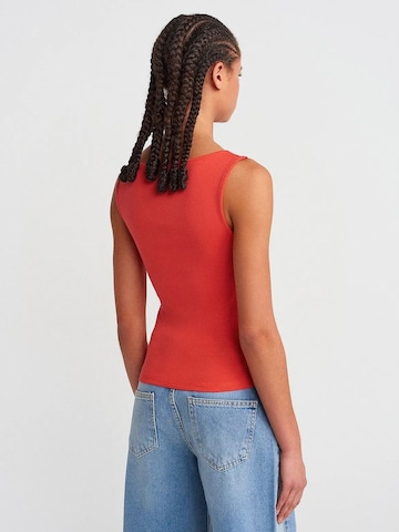 Dilvin Top in Red