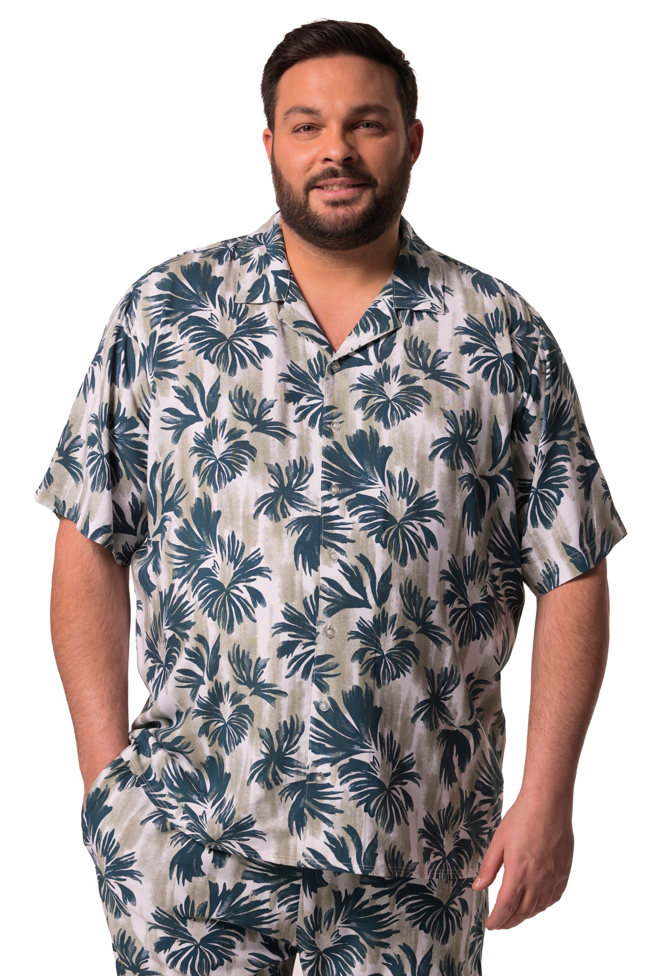 Men Plus Regular fit Button Up Shirt in Green: front