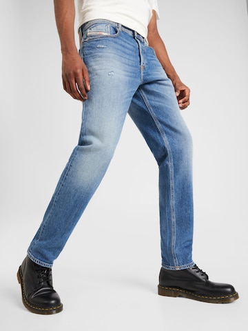 DIESEL Regular Jeans '2023 D-FINITIVE' in Blauw: voorkant