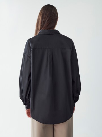 Willa Blouse 'CARTER' in Zwart: terug
