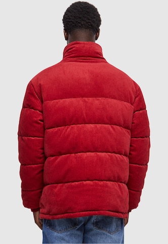 Giacca invernale 'Retro Corduroy' di Karl Kani in rosso