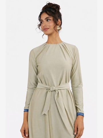Chay High neck Uimapukumekko 'Chay Nis Elegance Champagne Burkini - Swimset' värissä beige: etupuoli