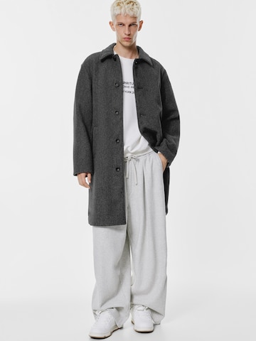 Cappotto di mezza stagione di Pull&Bear in grigio: frontale