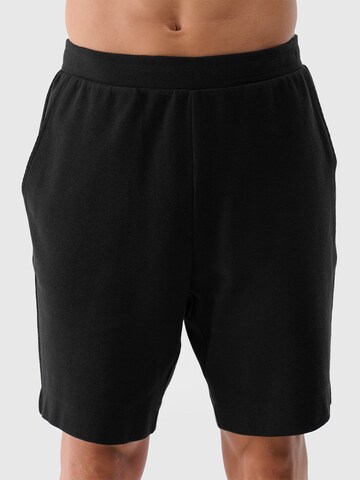 4F Loosefit Παντελόνι σε μαύρο: μπροστά
