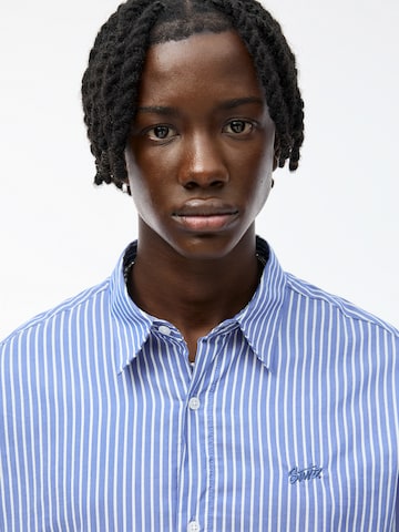 Pull&Bear Regular fit Srajca | modra barva
