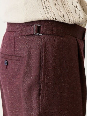 regular Pantaloni con pieghe di Next in rosso