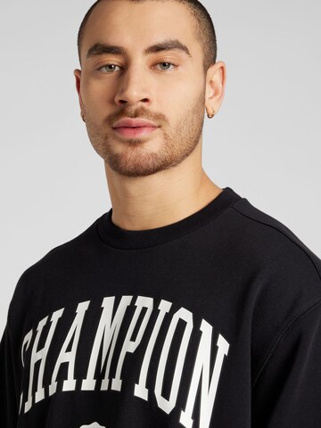 Champion Authentic Athletic Apparel Sweatshirt i svart