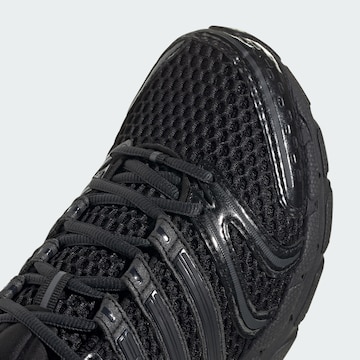 Sneaker bassa 'Adistar Control 5' di ADIDAS ORIGINALS in nero