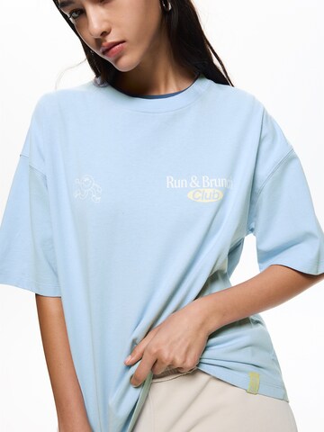Pull&Bear T-shirt i blå