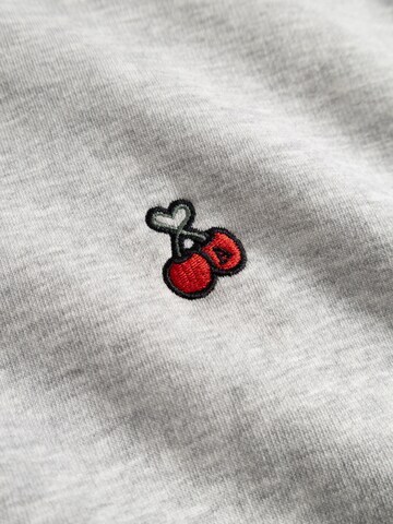 Antargo Sweatshirt 'Ivo'‌‌‌‌‌‌‌ in Grau